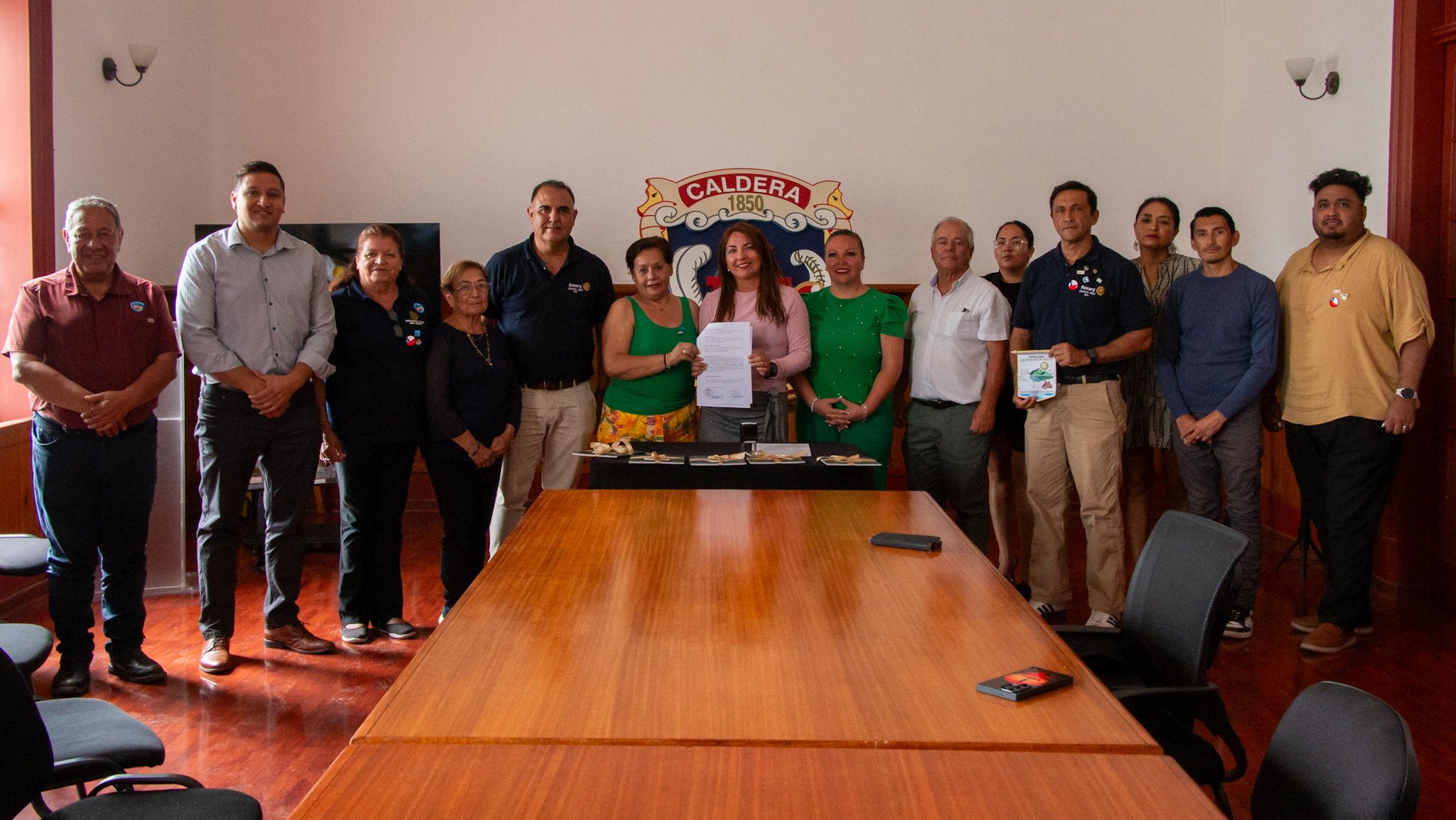 Presidentes rotarios de Argentina fortalecen la salud rural de Caldera con valiosa donación